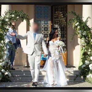 Illusion Corset Floral Appliqué Fit & Flare Wedding Dress Size 6